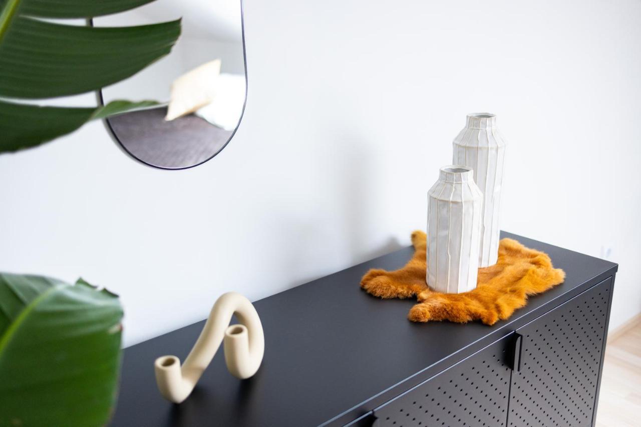 Design-Ferienwohnung In Kelberg Am Nuerburgring: Platz Fuer 6, Kueche, Wifi, Netflix Экстерьер фото